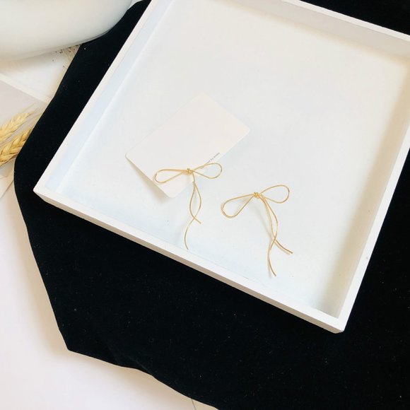 💕Last One 18K Gold plated Bow wire Earrings - Picture 2 of 5